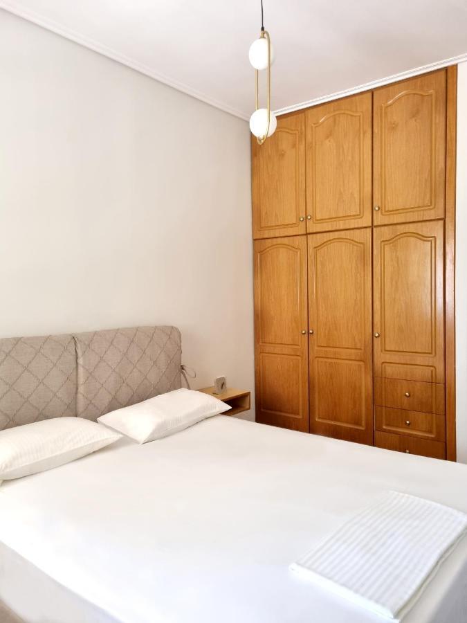 Almyros Aktis Seaview Apartment Kalamáta Buitenkant foto