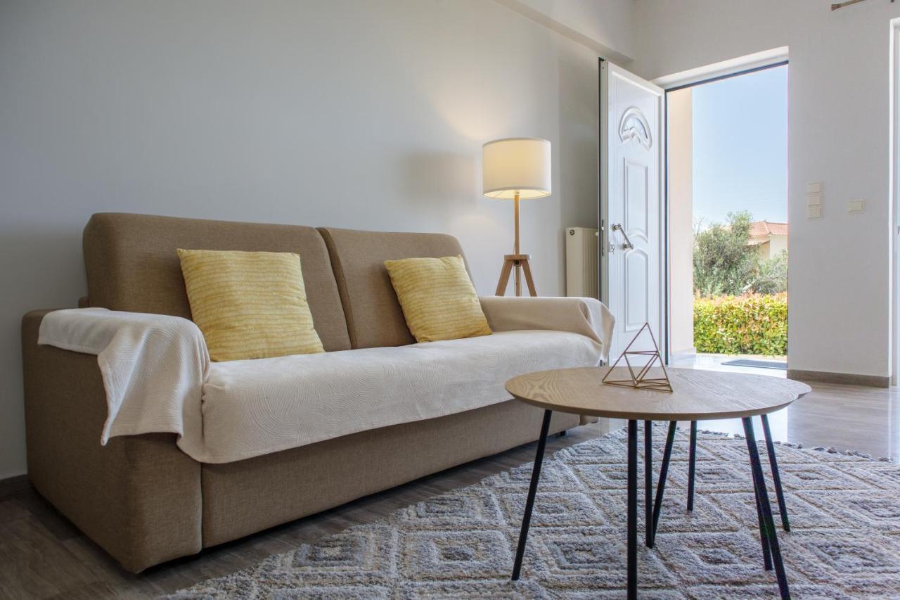 Almyros Aktis Seaview Apartment Kalamáta Buitenkant foto