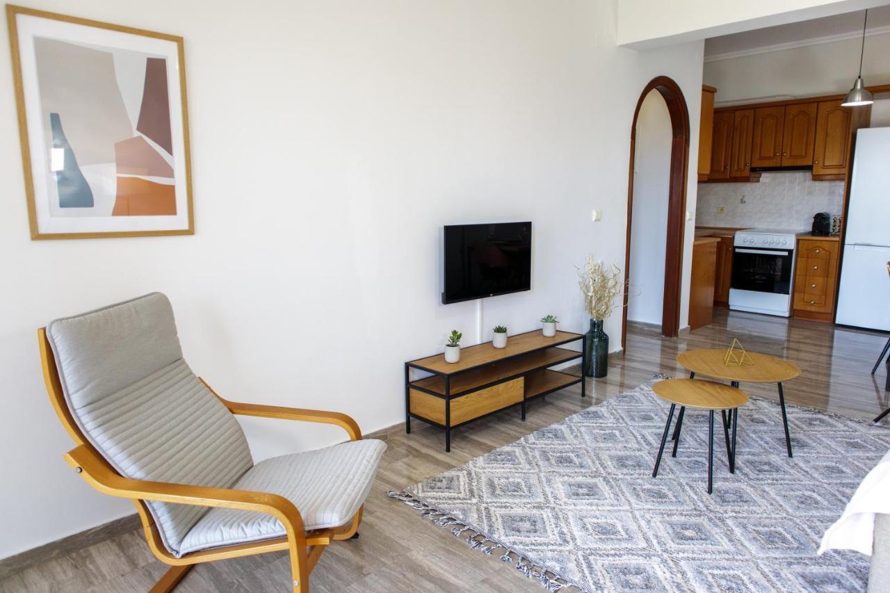 Almyros Aktis Seaview Apartment Kalamáta Buitenkant foto