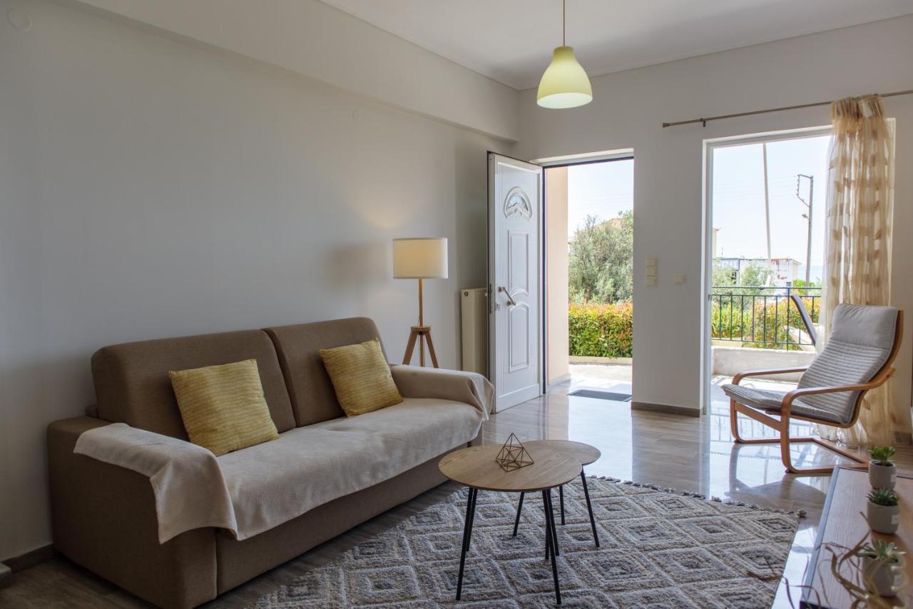 Almyros Aktis Seaview Apartment Kalamáta Buitenkant foto