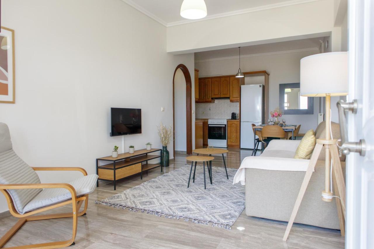 Almyros Aktis Seaview Apartment Kalamáta Buitenkant foto