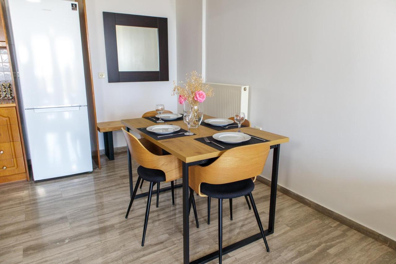 Almyros Aktis Seaview Apartment Kalamáta Buitenkant foto